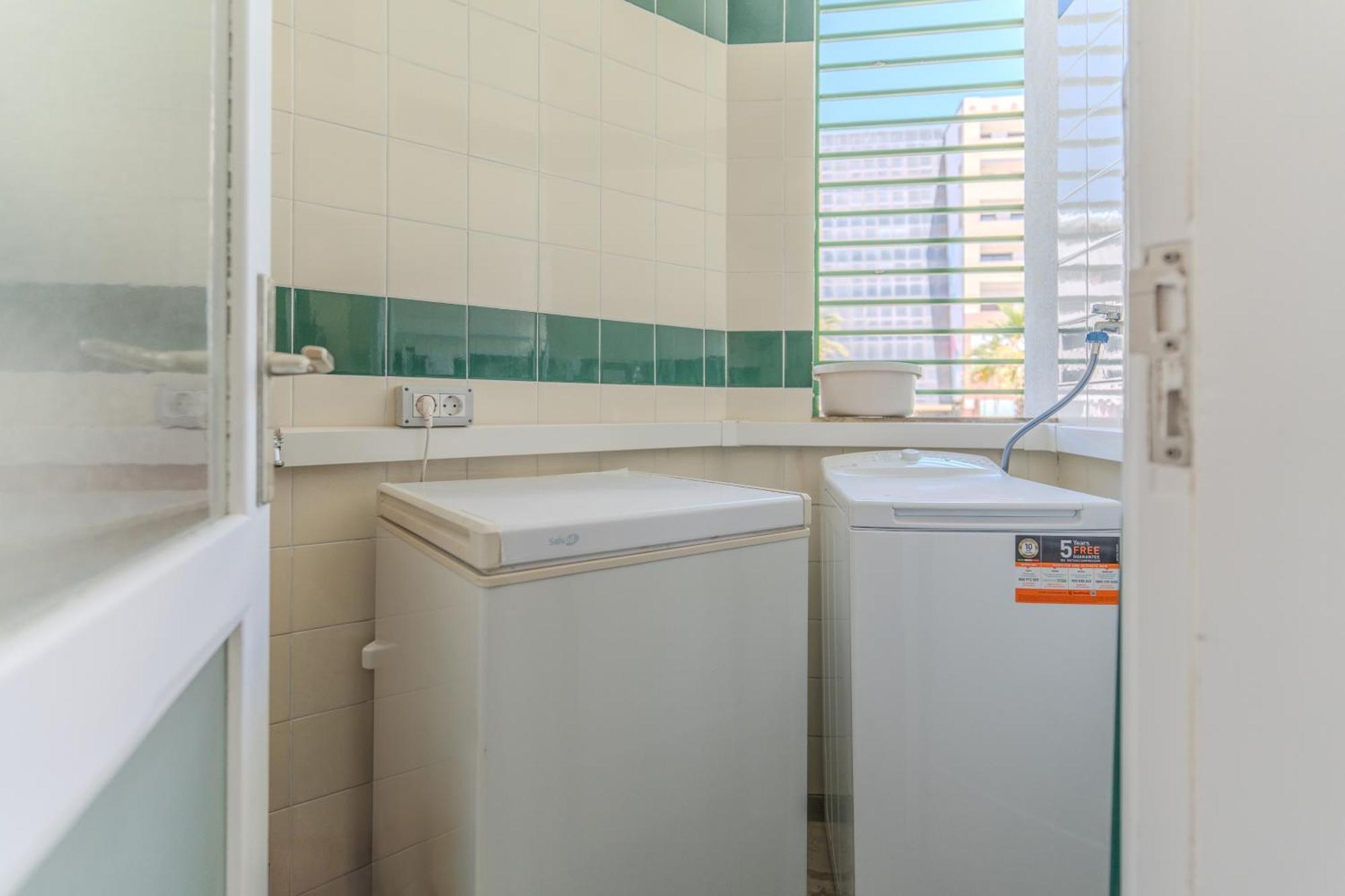 Go2Tenerife Apart Sira Family, Pool & Beach Playa de las Americas  Exteriör bild