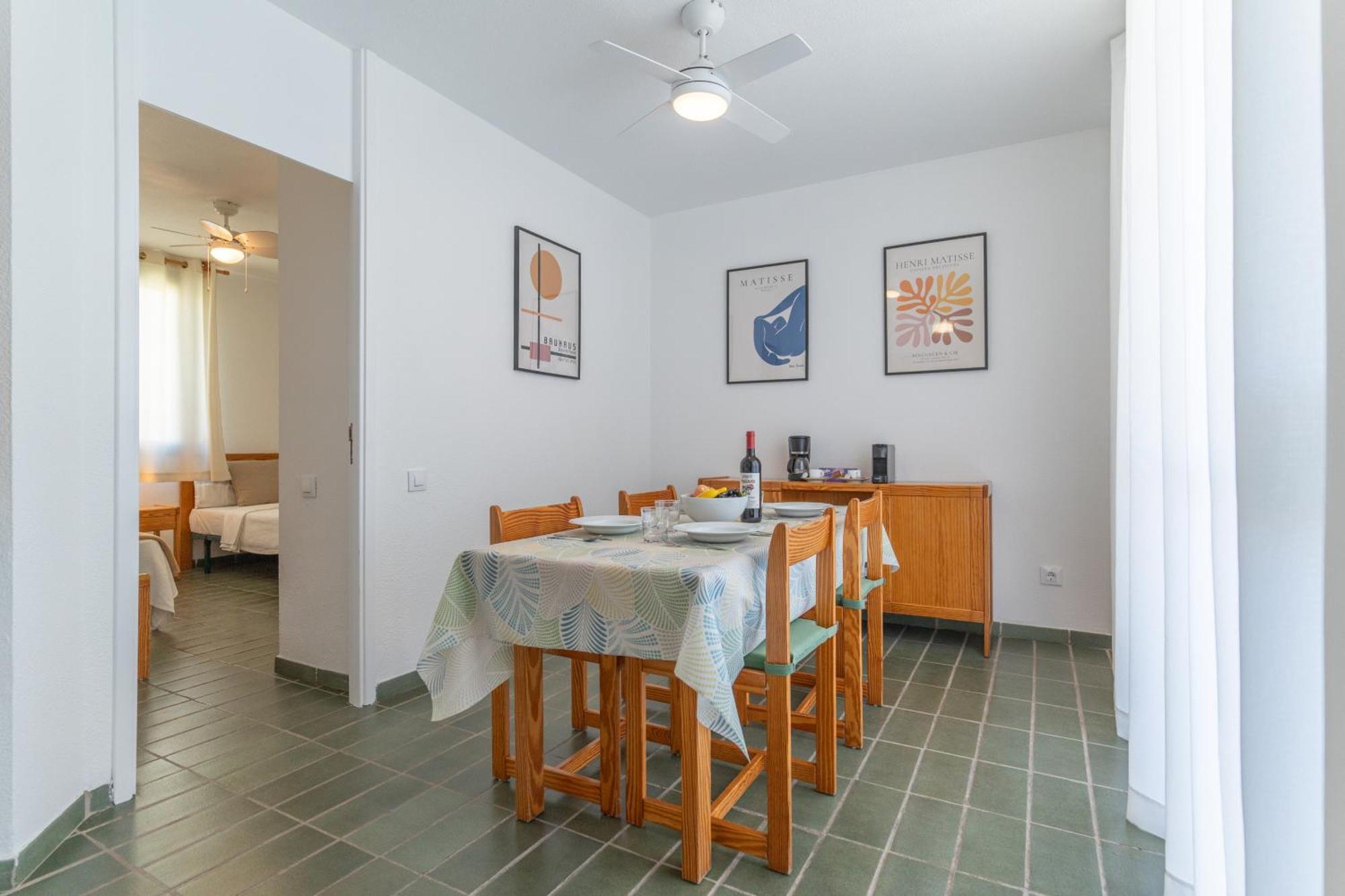 Go2Tenerife Apart Sira Family, Pool & Beach Playa de las Americas  Exteriör bild