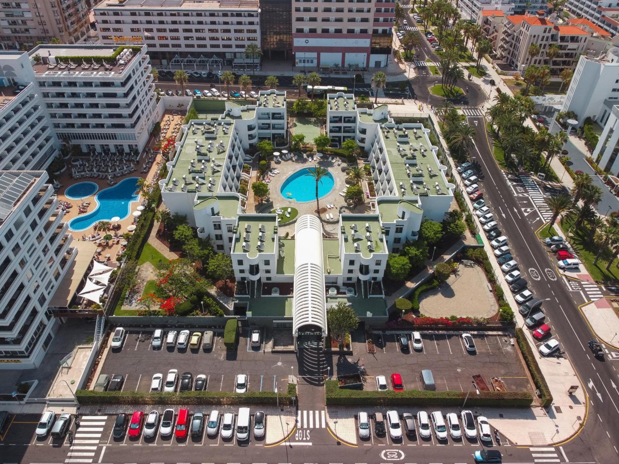Go2Tenerife Apart Sira Family, Pool & Beach Playa de las Americas  Exteriör bild
